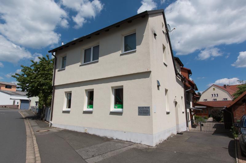 Energetisch saniertes Haus, in zentraler Lage von Bad Rodach, 2 getrennte Einheiten!!!, 96476 Bad Rodach, Haus