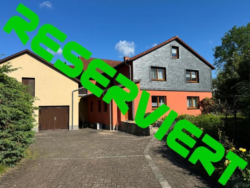 Preis gesenkt! Großzügiges und gepflegtes Einfamilienhaus in ruhiger Wohnlage! Zwischen Hildburghausen und Bad Rodach!, 98646 Straufhain, Einfamilienhaus